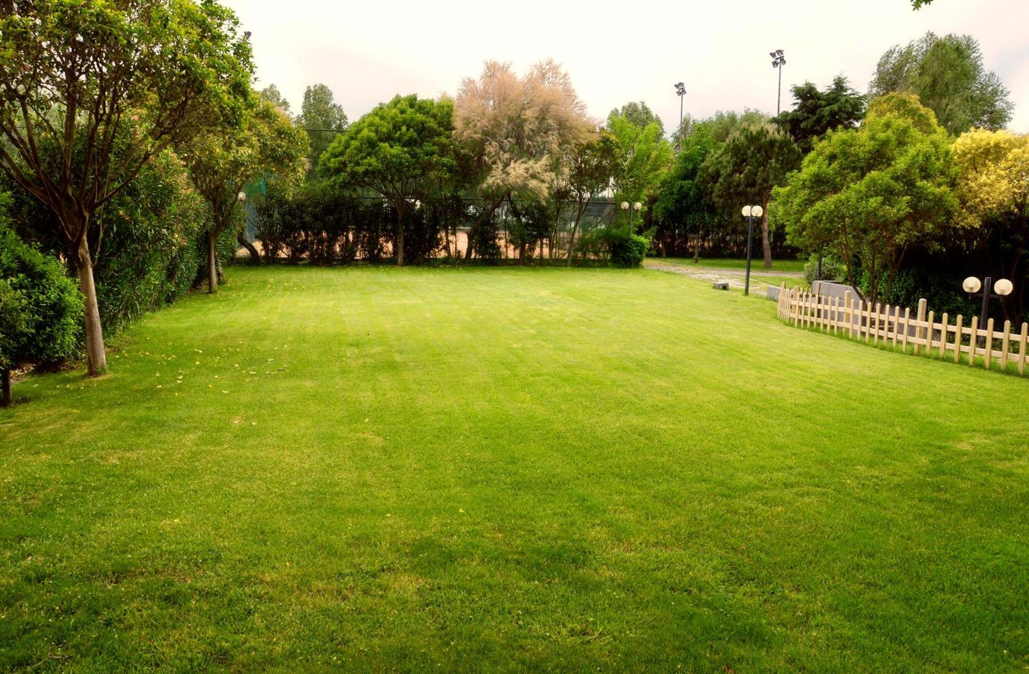 쉐라톤 이스탄불 아타코이 호텔 외부 사진 The park