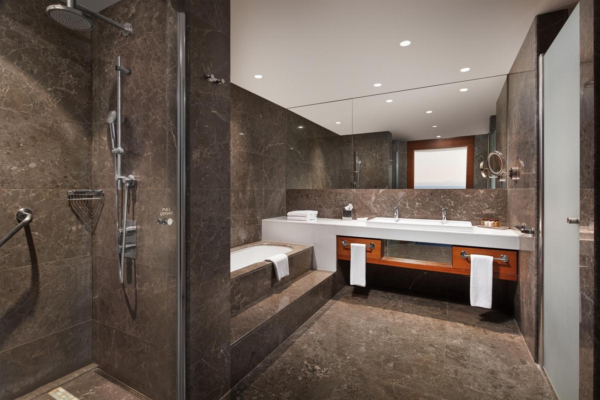 쉐라톤 이스탄불 아타코이 호텔 외부 사진 Bathroom