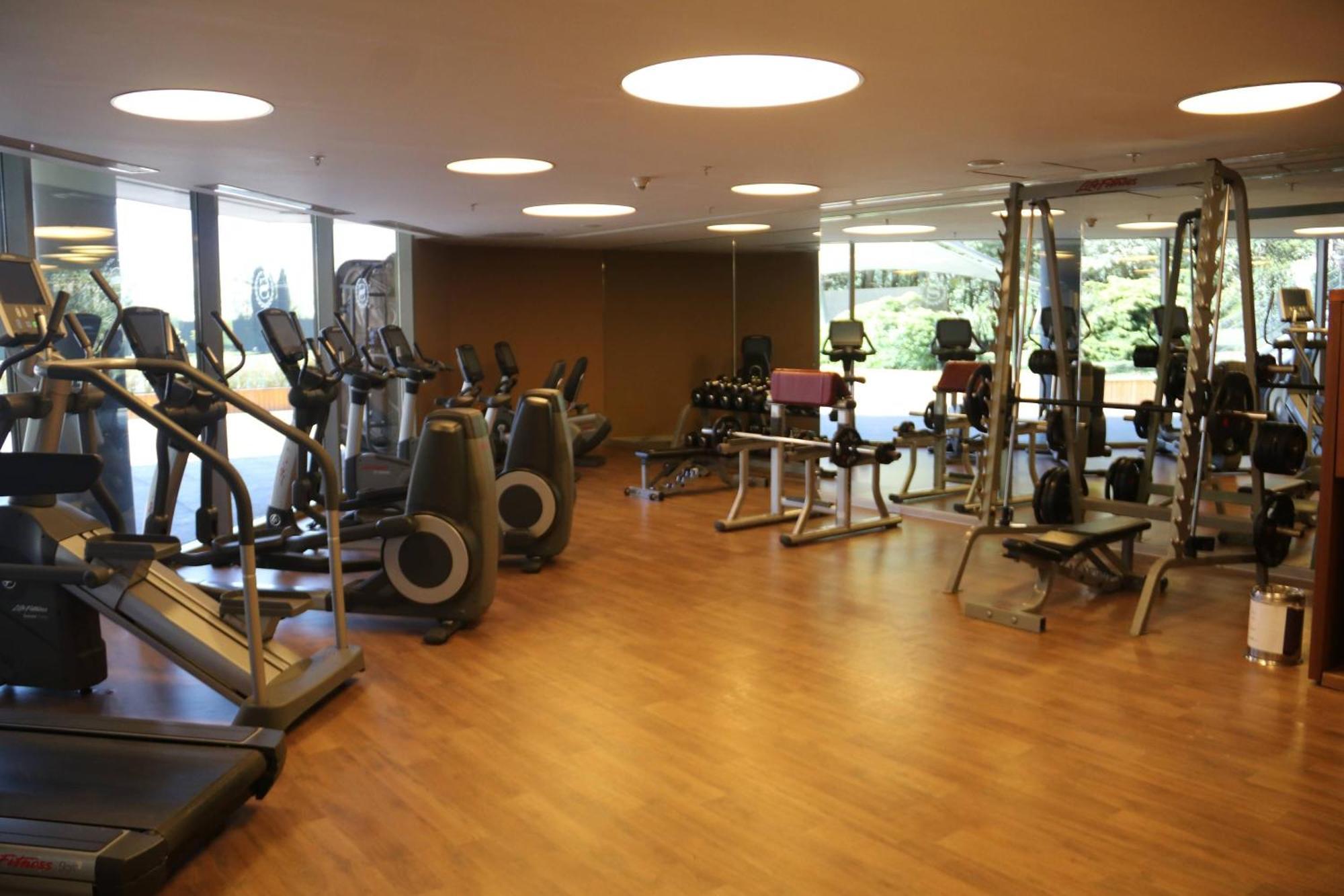 쉐라톤 이스탄불 아타코이 호텔 외부 사진 The gym at the hotel