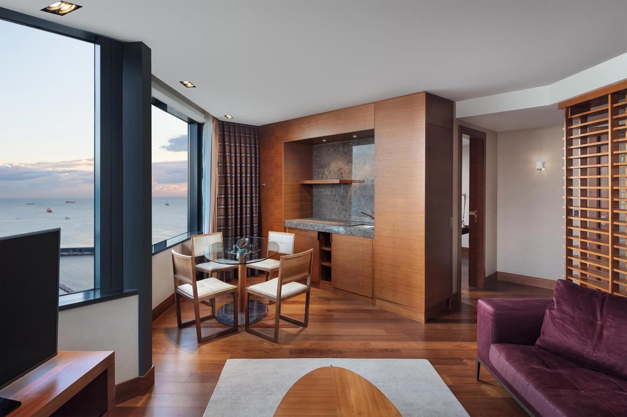 쉐라톤 이스탄불 아타코이 호텔 외부 사진 A suite at the hotel