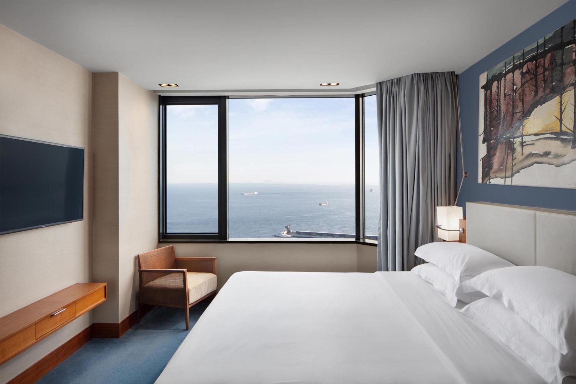 쉐라톤 이스탄불 아타코이 호텔 외부 사진 A guest room at the hotel