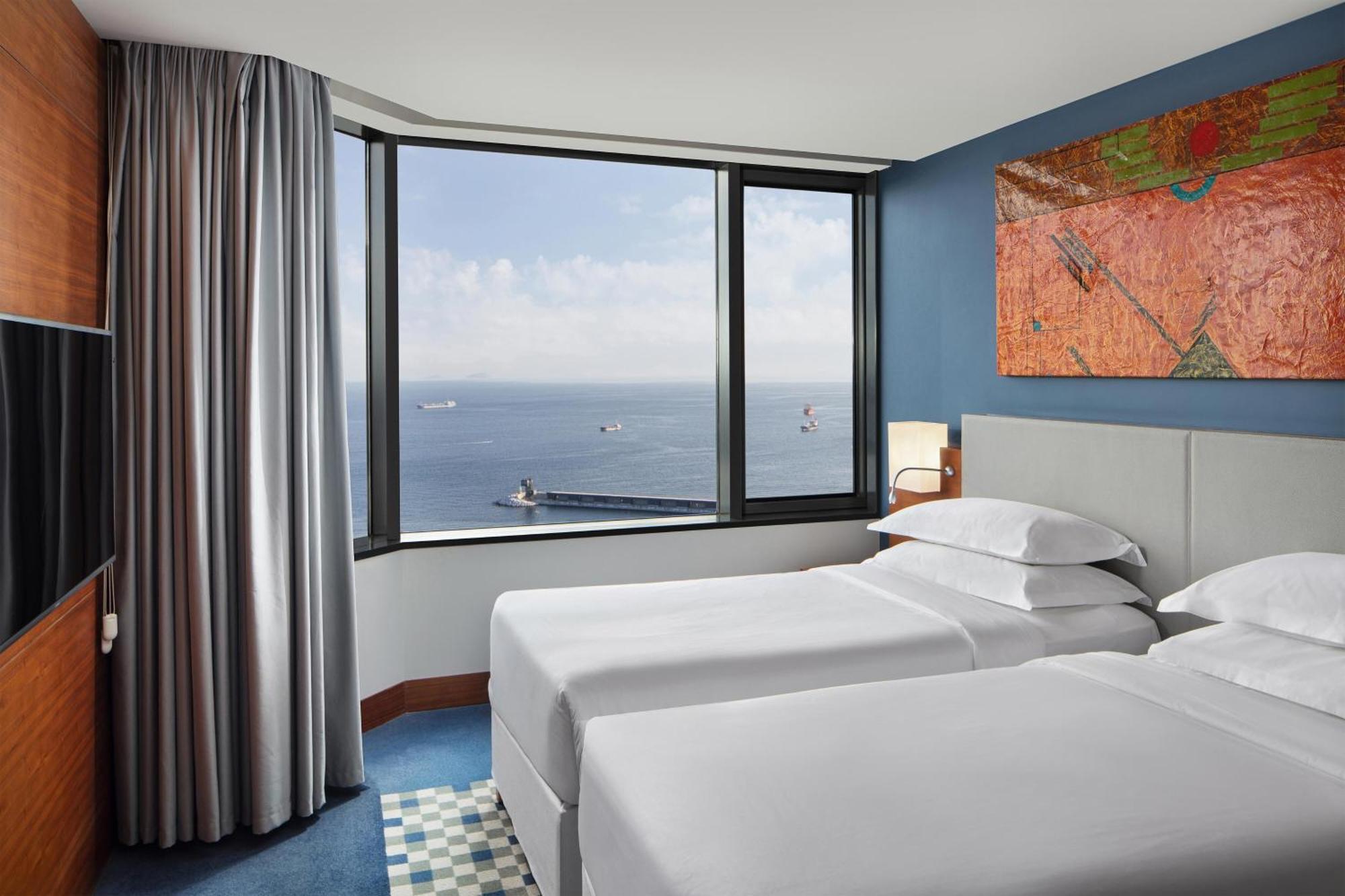 쉐라톤 이스탄불 아타코이 호텔 외부 사진 A guest room at the hotel
