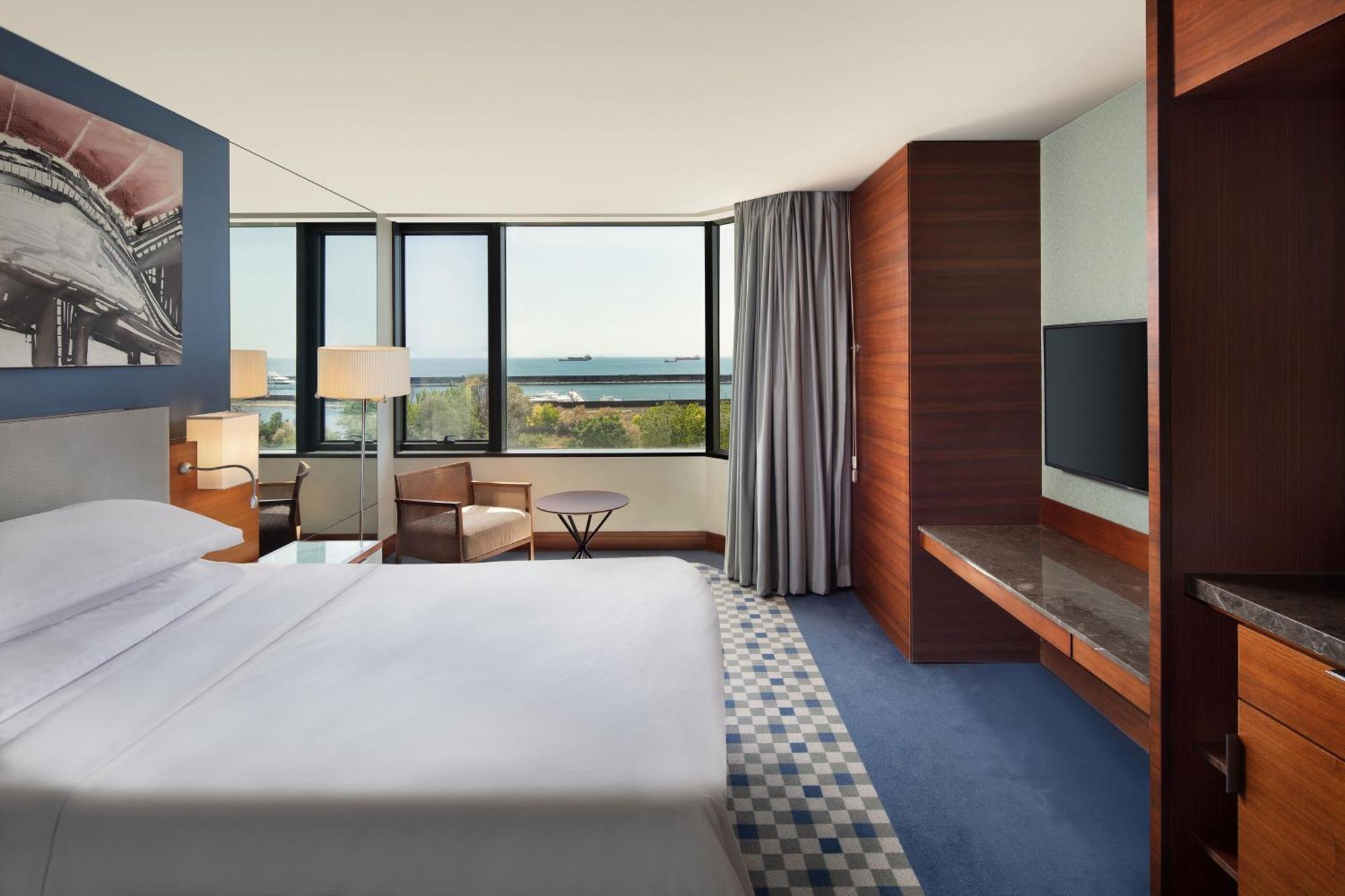 쉐라톤 이스탄불 아타코이 호텔 외부 사진 A guest room at the hotel