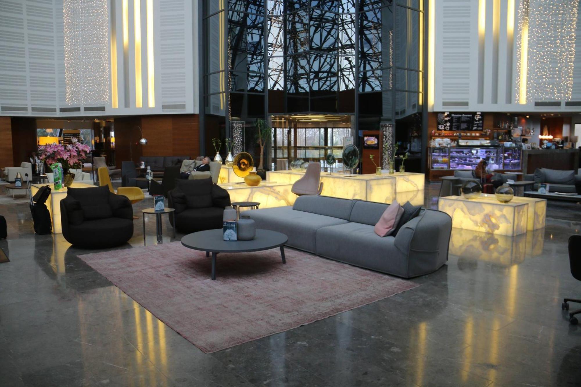 쉐라톤 이스탄불 아타코이 호텔 외부 사진 The lobby of the hotel